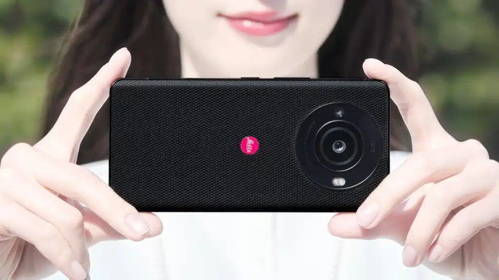 फोन कैमरा लेंस बनाने वाली कंपनी Leica ले आई खुद का Smartphone, जानें क्या-क्या हैं खूबियां